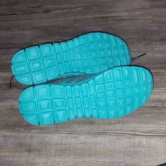 Womans mesh turquoise gray light weight sneakers Sz 8.5 - Picture 6 of 7